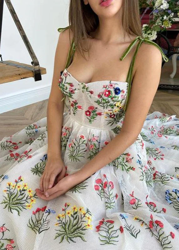 Huge Fashion Markdowns – Update Your Closet Now European And American Embroidered Hollowed Out Holiday Style Dress